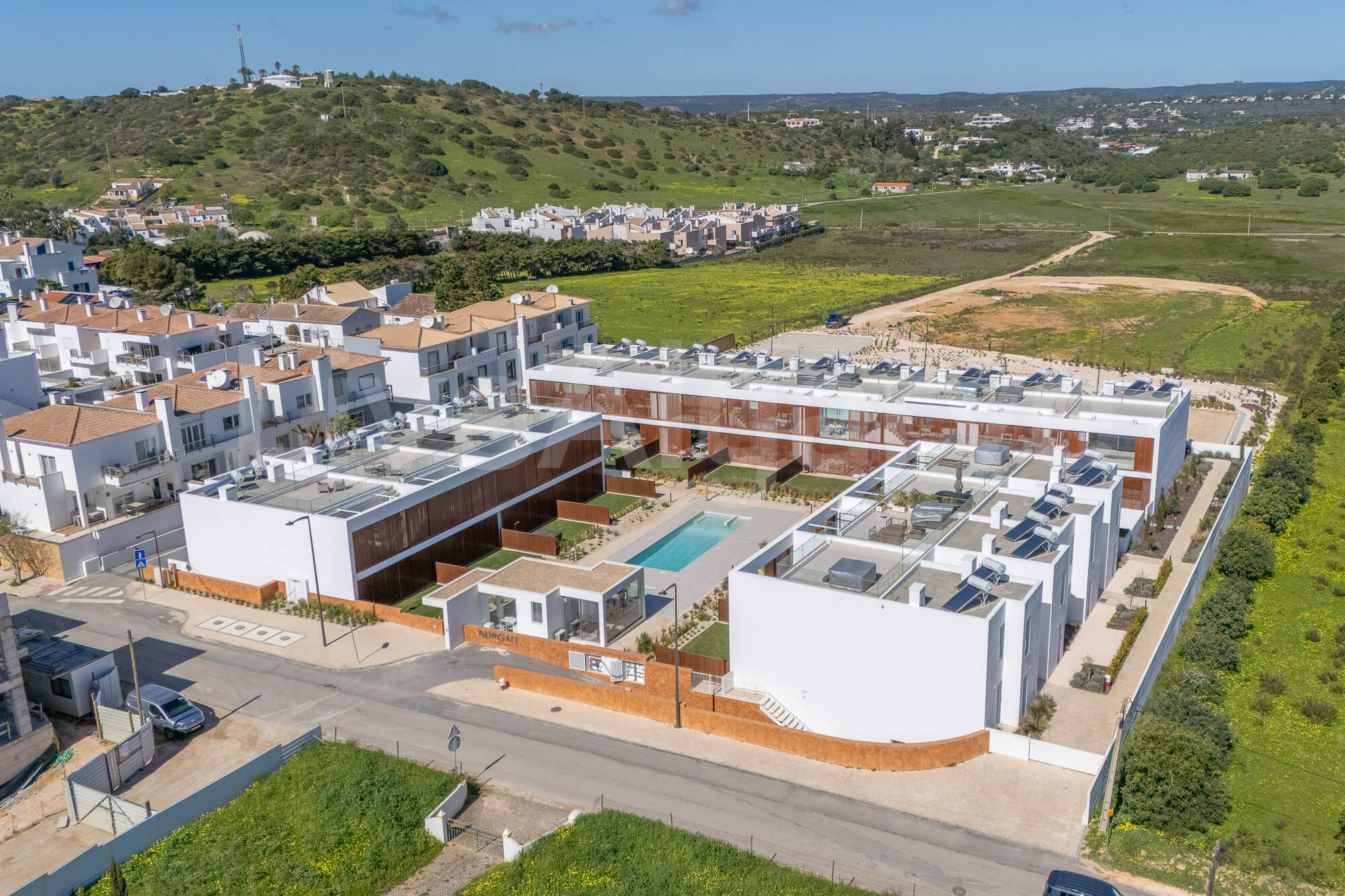 OPPORTUNITY | New Luxury Groundlevel T2 Apartment with Garden at Burgau for Sale - Lagos