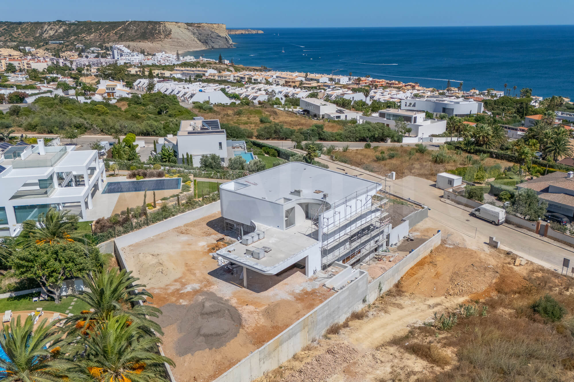 Luxury | New Lavish T3+1 Villa at Reserva da Luz for Sale - Lagos