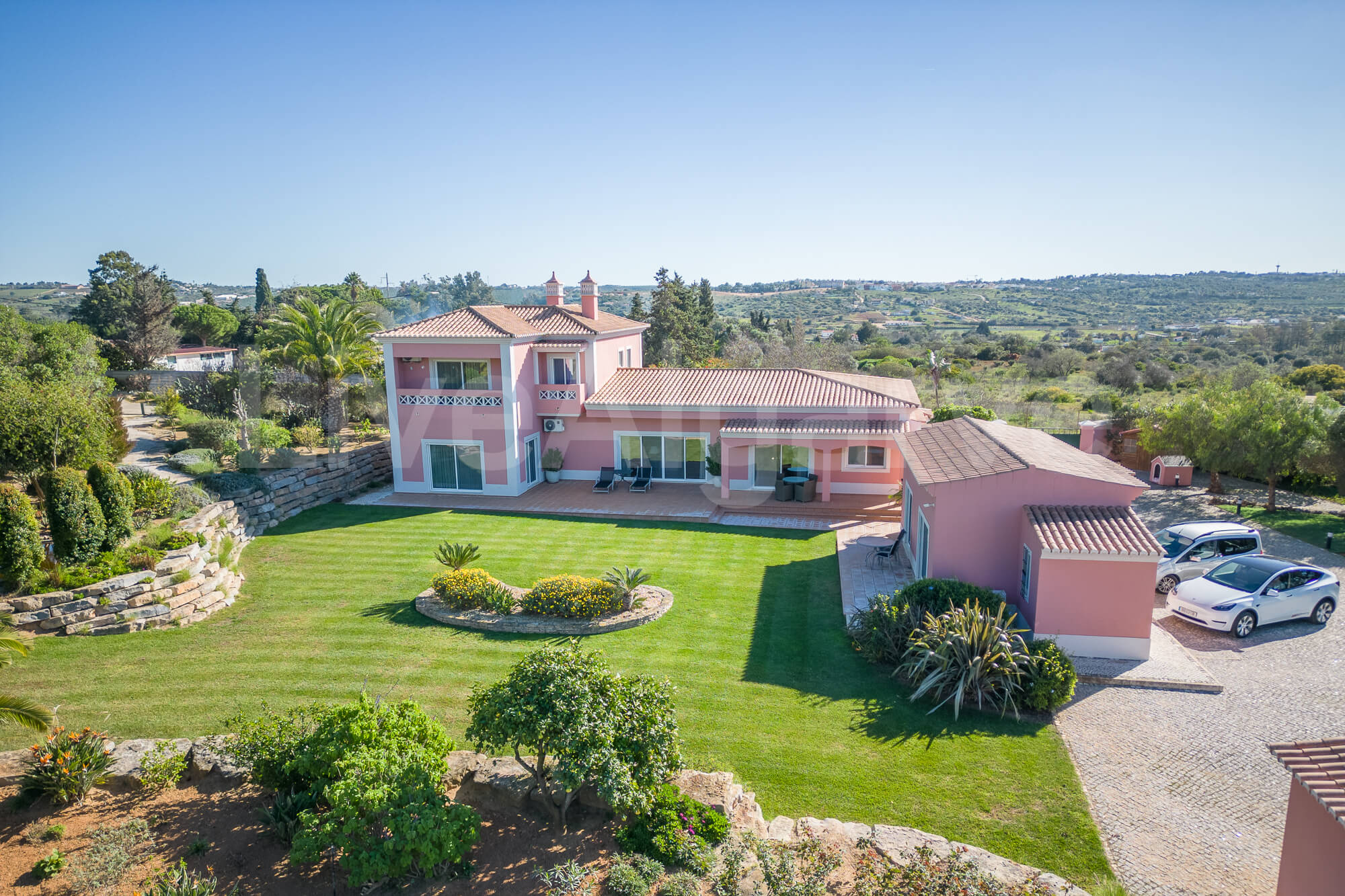 Luxurious lifestyle in Barão João