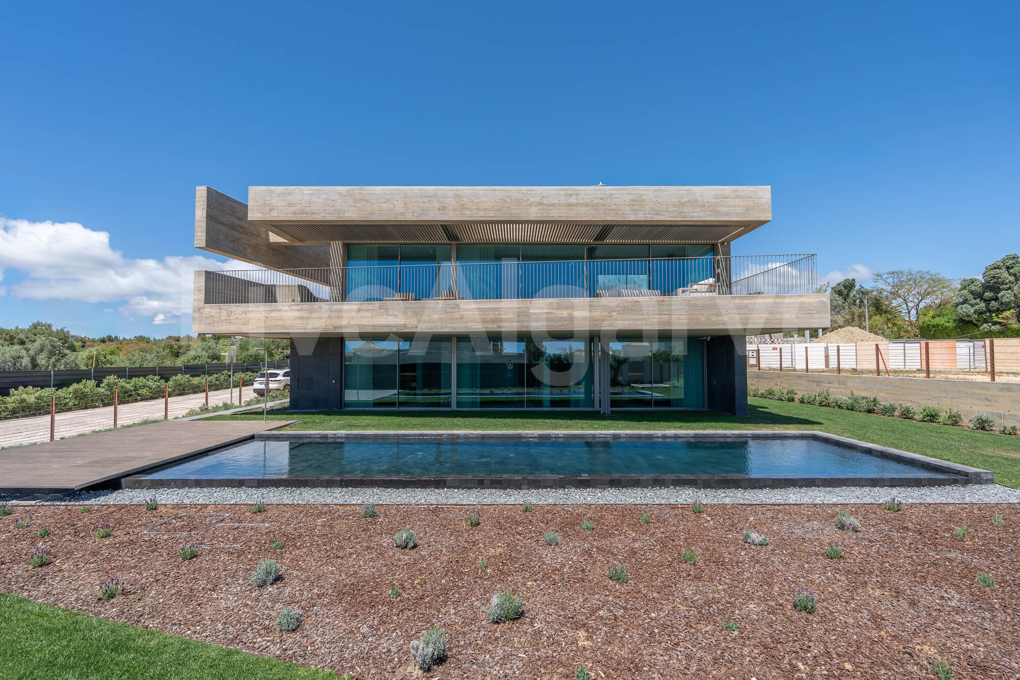 PLUZ | Striking Luxury T3 & T4 Villas at Monte de Lemos, Praia da Luz for Sale