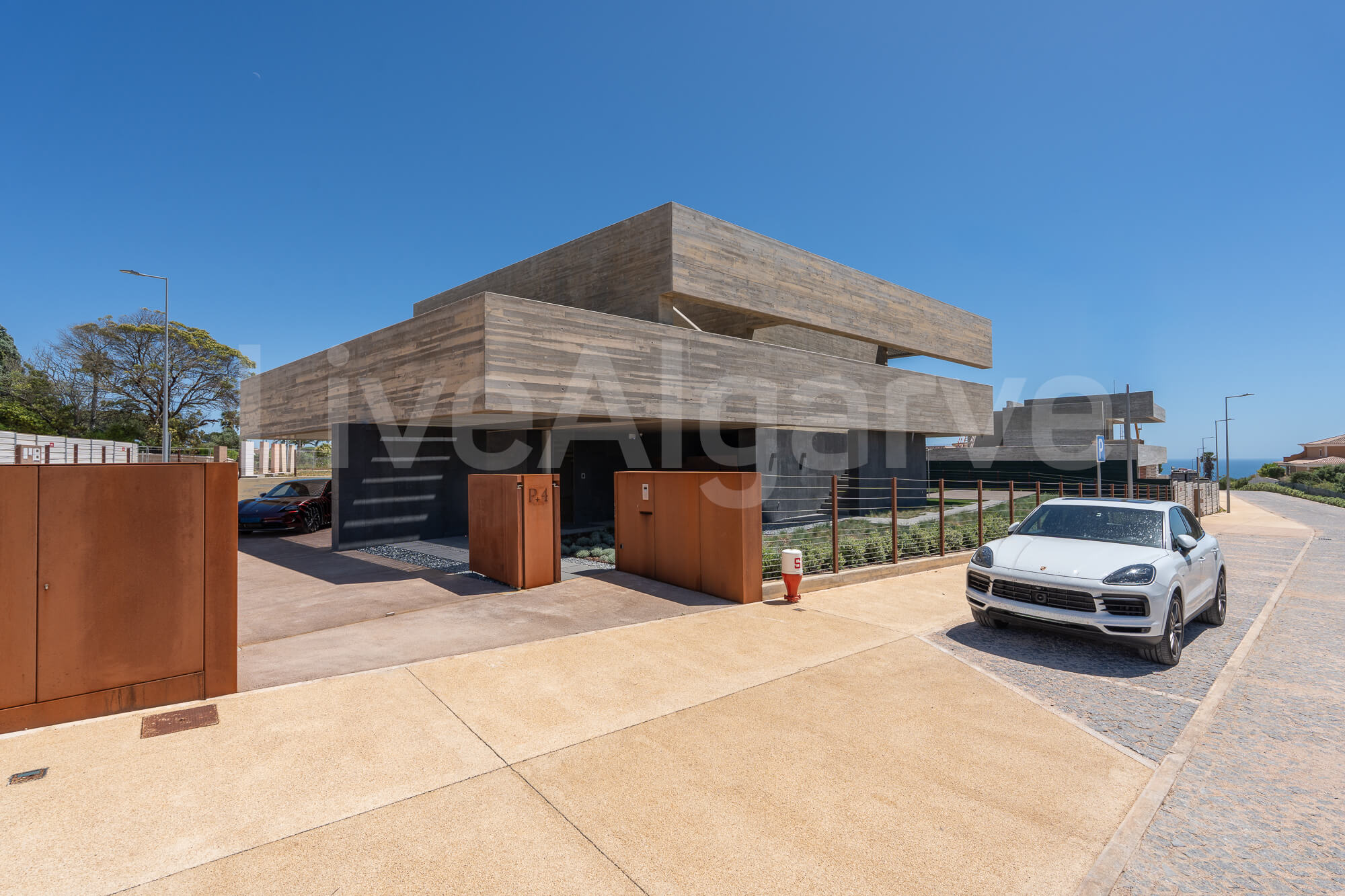 PLUZ | Striking Luxury T3 & T4 Villas at Monte de Lemos, Praia da Luz for Sale