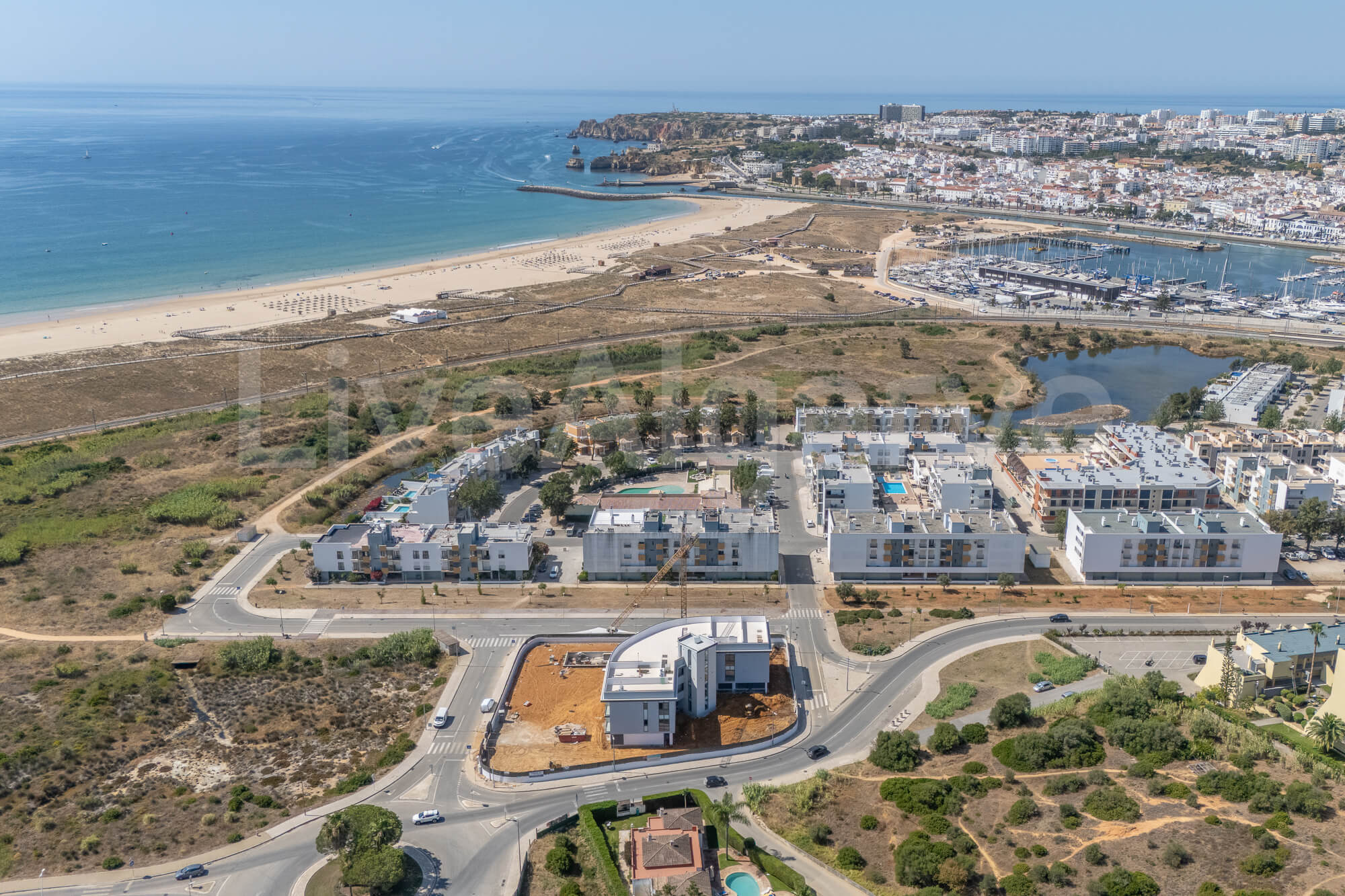 APPARTEMENTS ÉLéGANTS ET MODERNES T2+1 à VENDRE à MEIA PRAIA – LAGOS