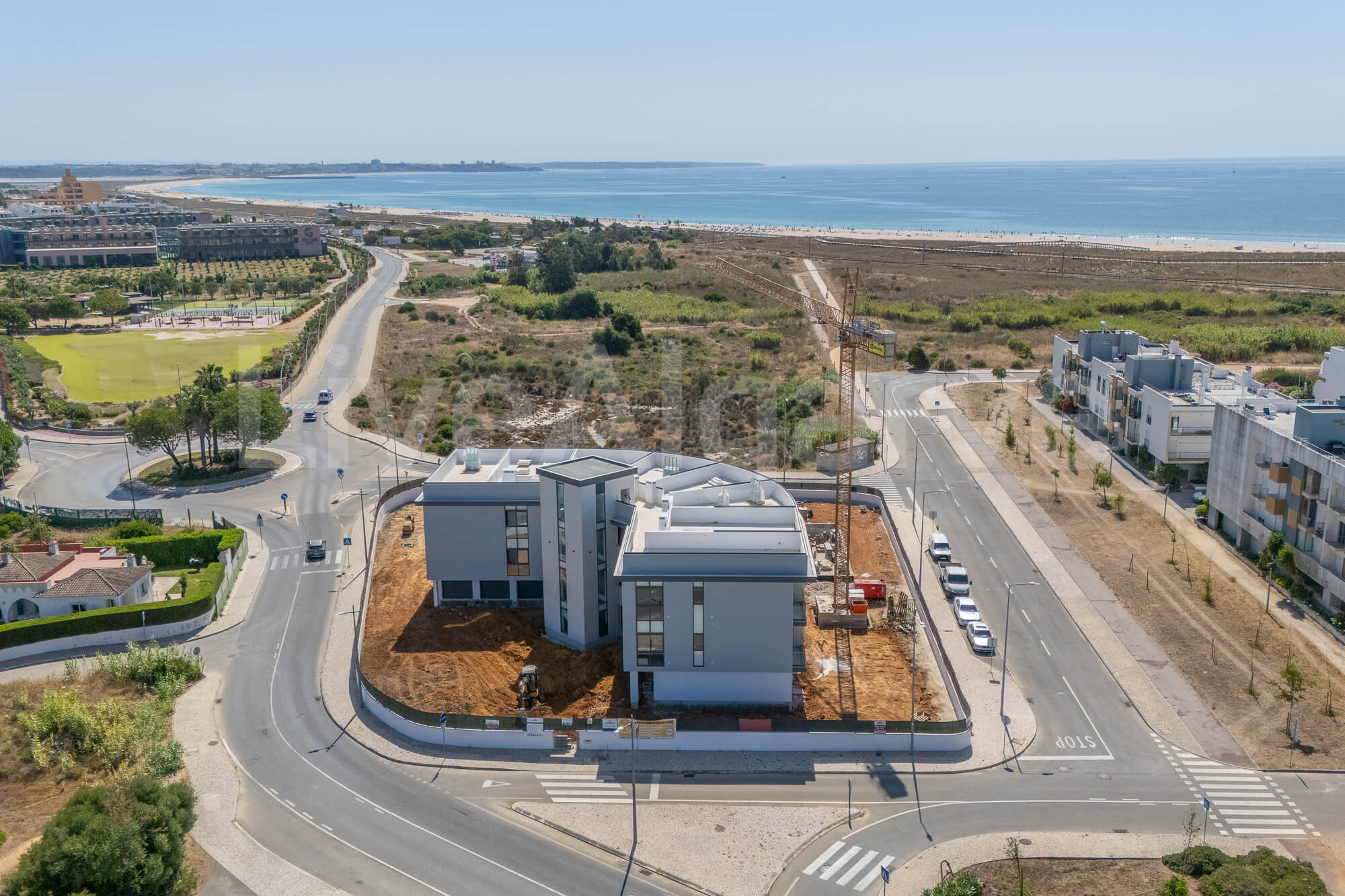 APPARTEMENTS ÉLéGANTS ET MODERNES T2+1 à VENDRE à MEIA PRAIA – LAGOS