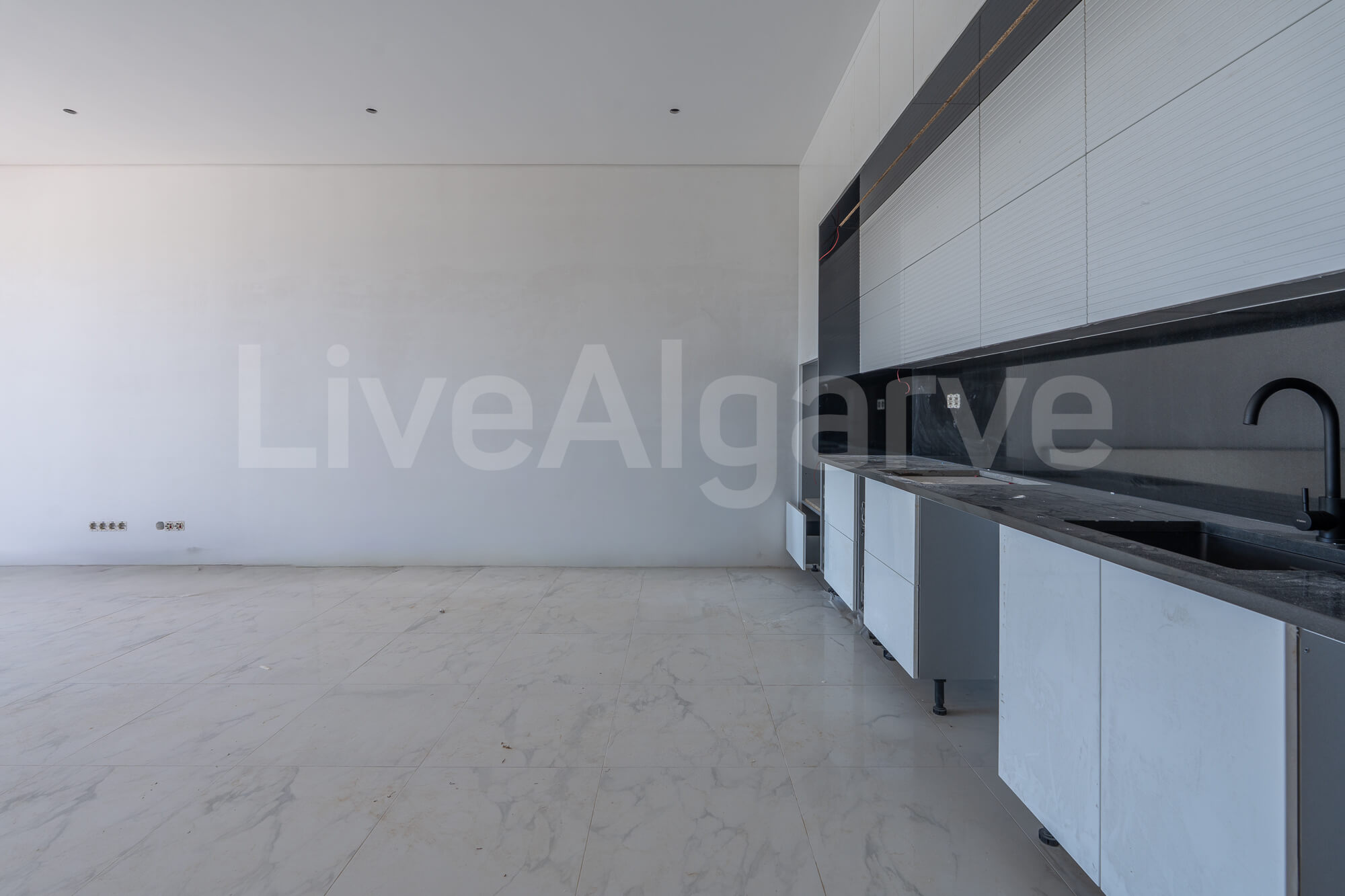 APPARTEMENTS ÉLéGANTS ET MODERNES T2+1 à VENDRE à MEIA PRAIA – LAGOS