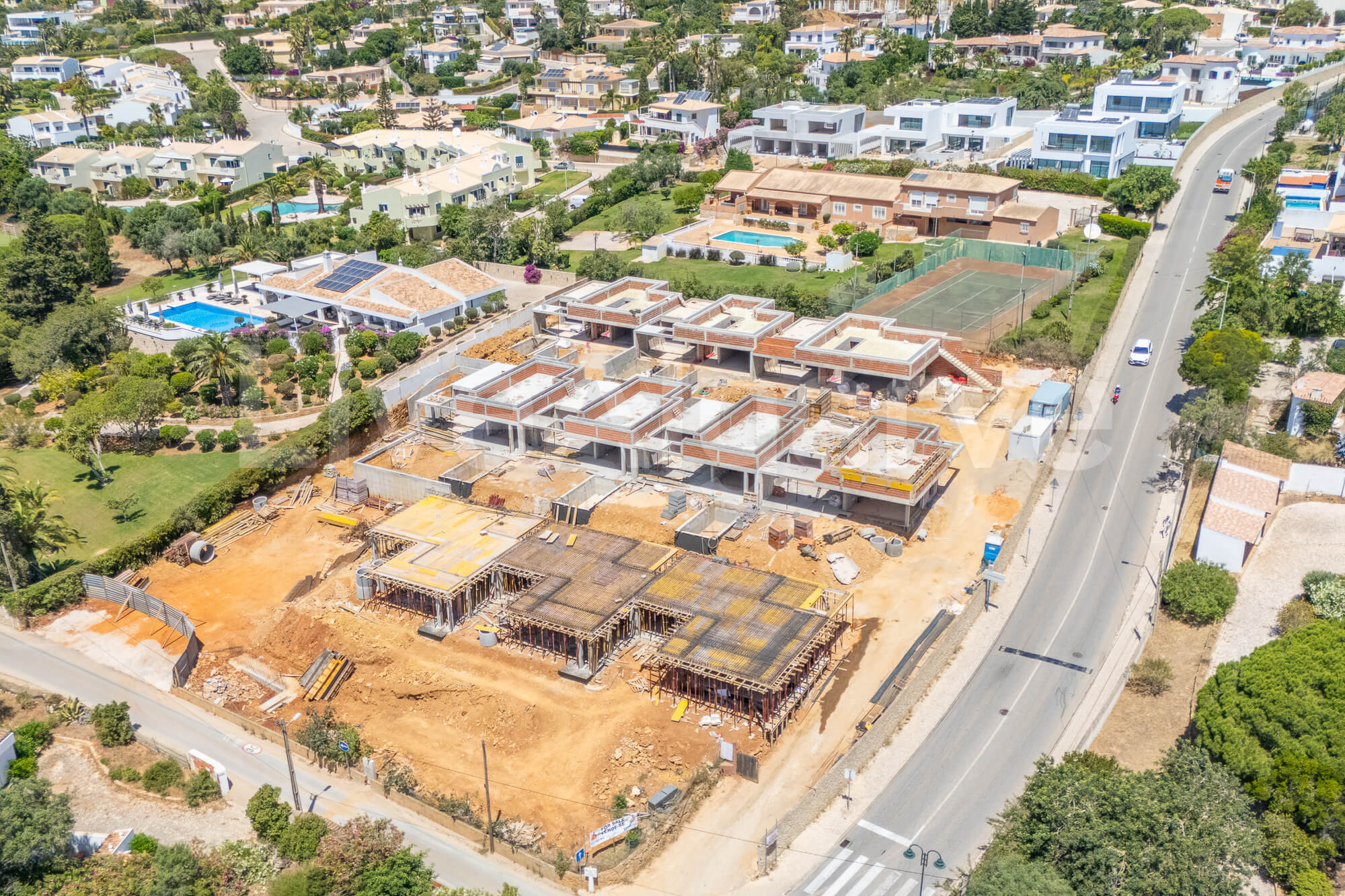 MAISONS DE VILLE MODERNES T2+1 à VENDRE à PRAIA DA LUZ - LAGOS