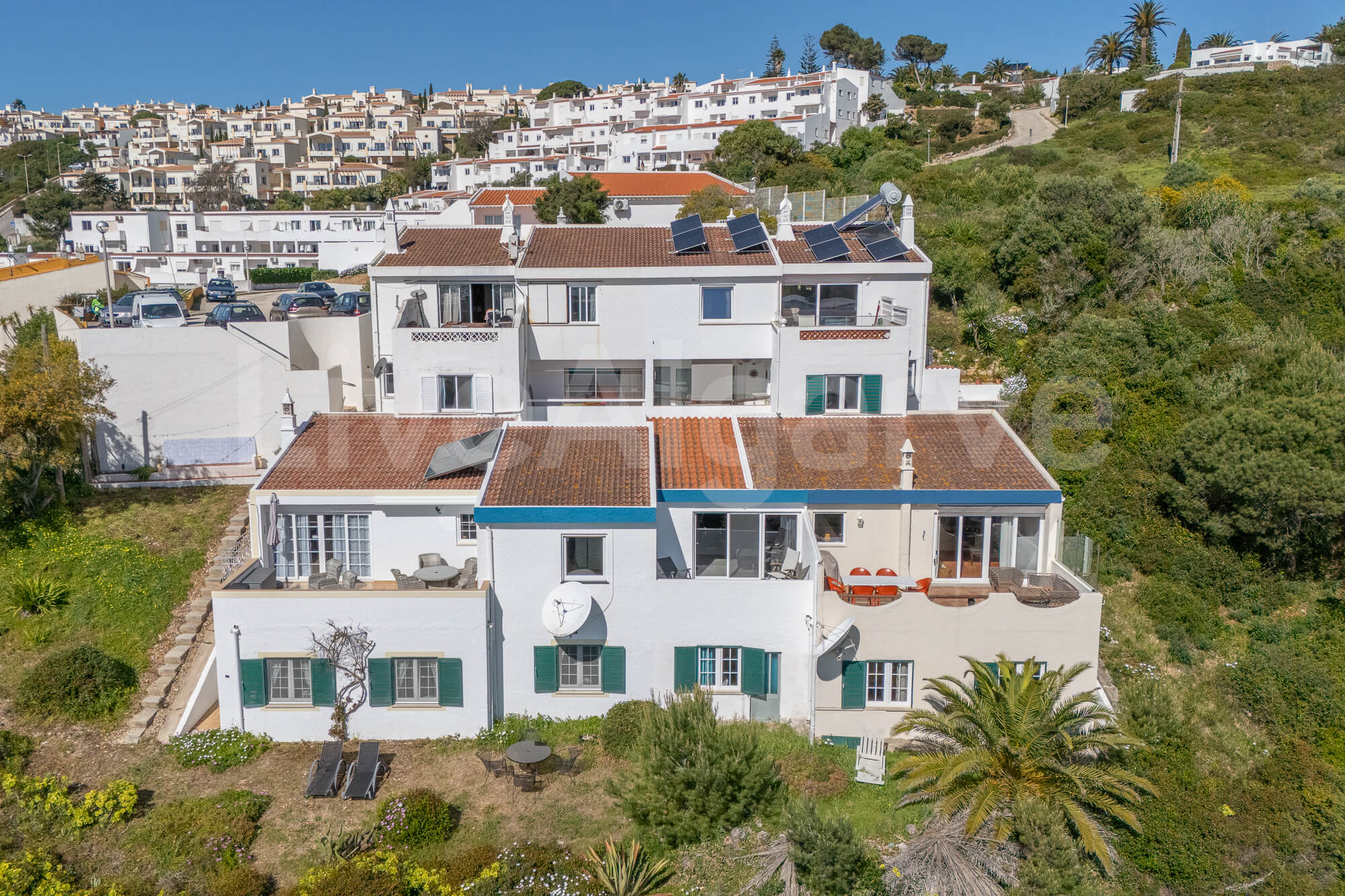Renovated T1 Townhouse with Sea View in Salema | 3 Min Walk to Beach