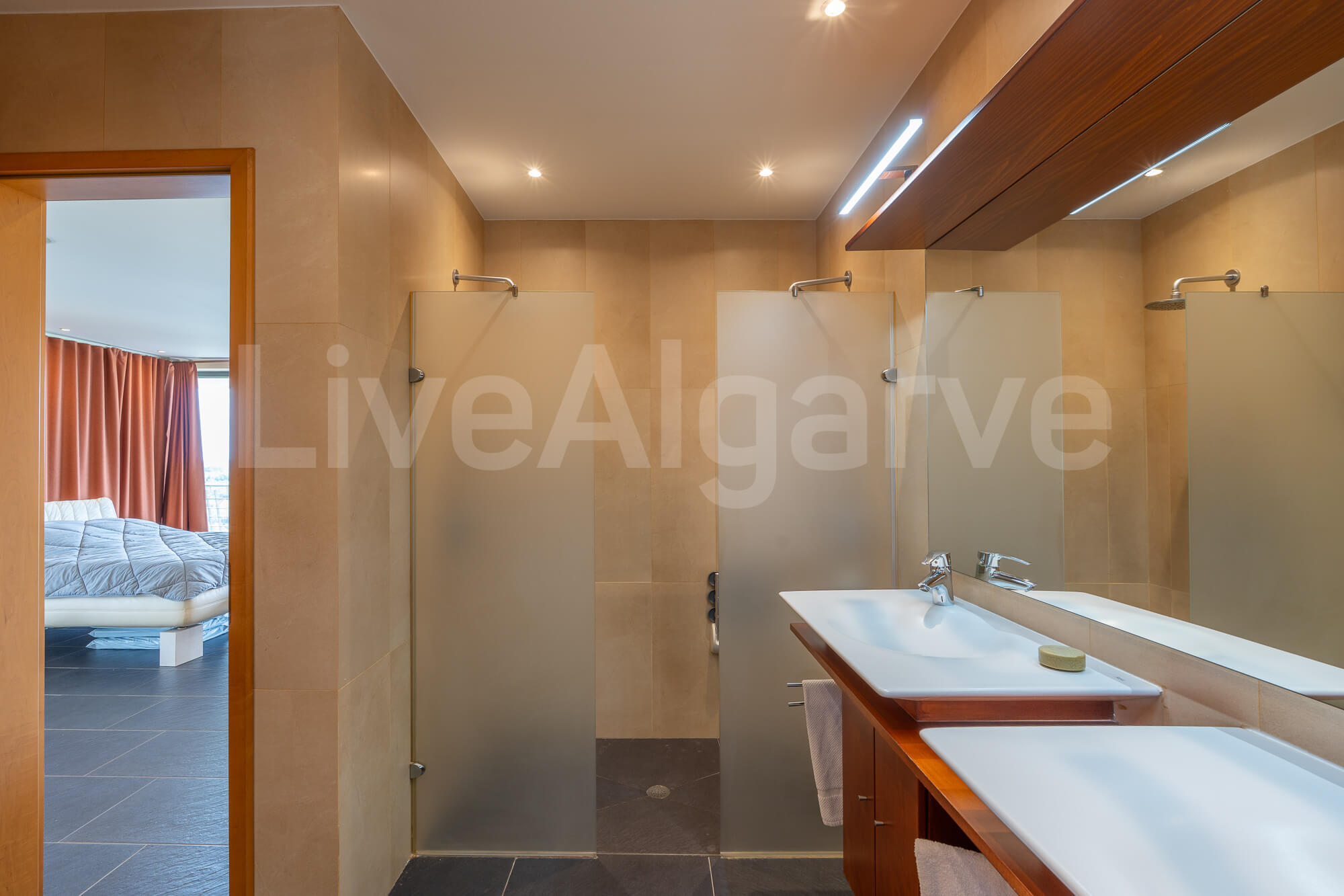 7e2a820cc005958ff9aec95939399d1c.jpg