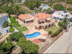 SEA VIEW | Classic T6 Villa in Praia da Luz – Lagos