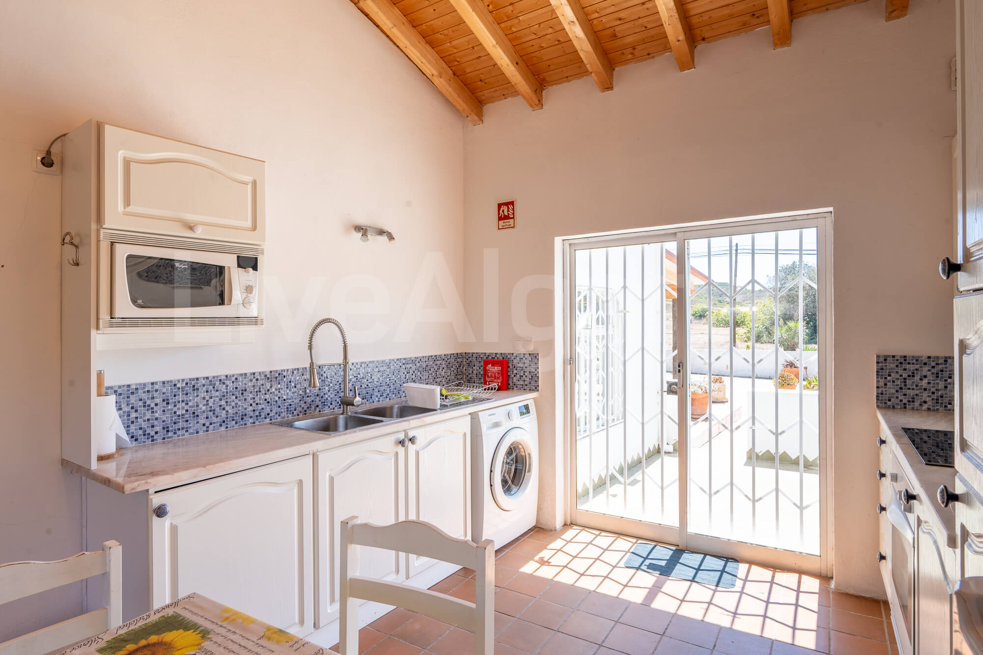 A LA CAMPAGNE | Charmante Villa T2 Avec Piscine à Budens à Vendre - Vila do Bispo