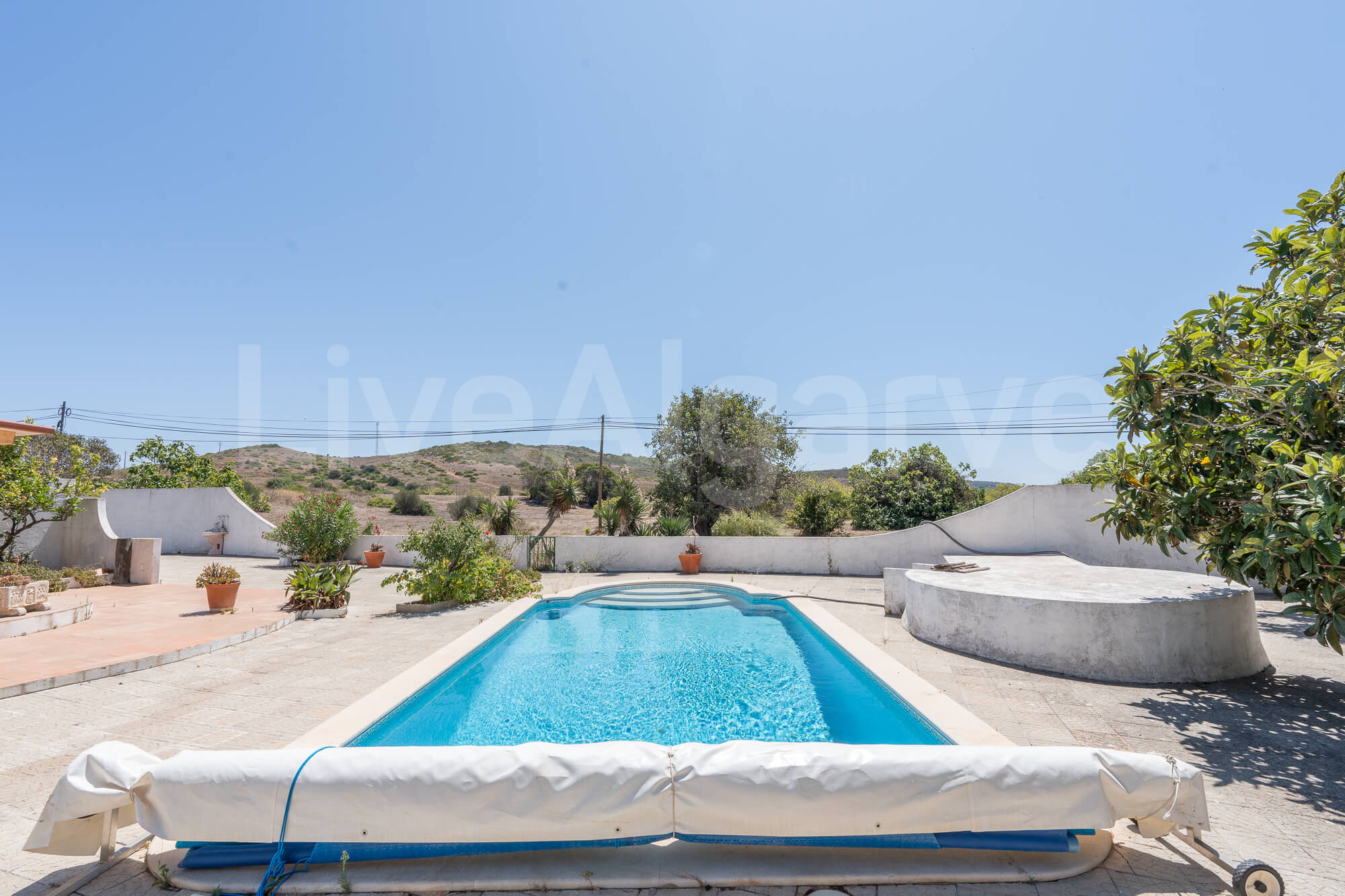 A LA CAMPAGNE | Charmante Villa T2 Avec Piscine à Budens à Vendre - Vila do Bispo