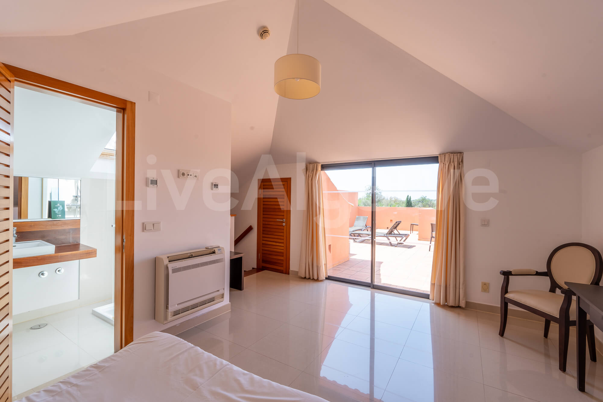 EXCLUSIVO | Bonito Apartamento moderno de T2+1 no Amendoeira Golf Resort – Silves