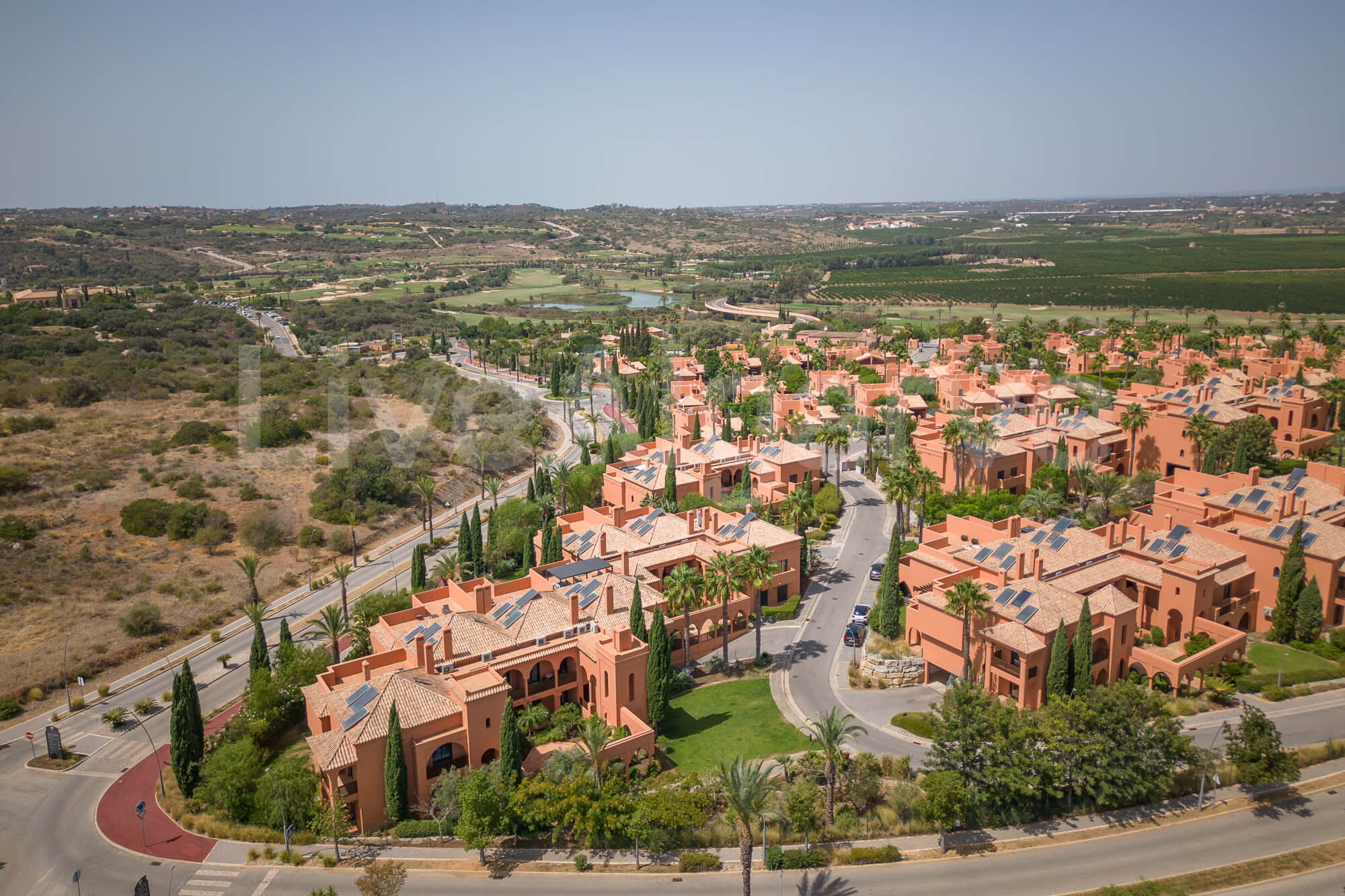 EXCLUSIVO | Bonito Apartamento moderno de T2+1 no Amendoeira Golf Resort – Silves