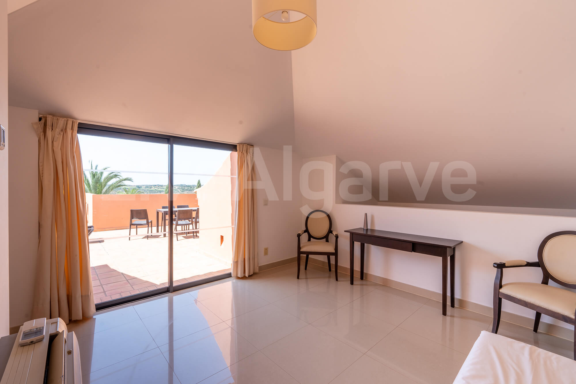 EXCLUSIVO | Bonito Apartamento moderno de T2+1 no Amendoeira Golf Resort – Silves