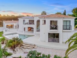 SEA VIEW | Unique Featured T4 Grand Villa at Funchal for Sale - Lagos