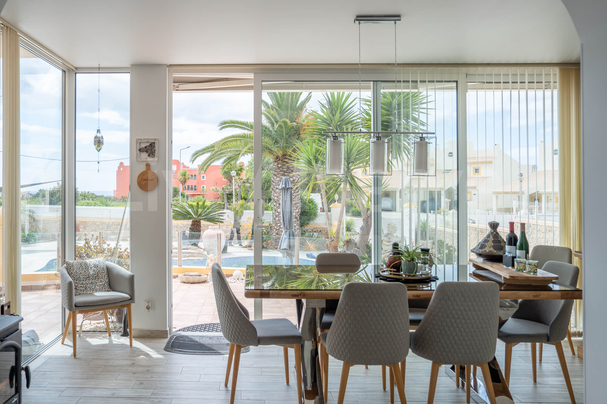 OPPORTUNITY | Charming T4 Villa in Praia da Luz for Sale - Lagos